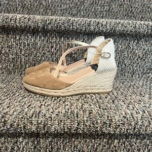 Tan Wedges size 7.5